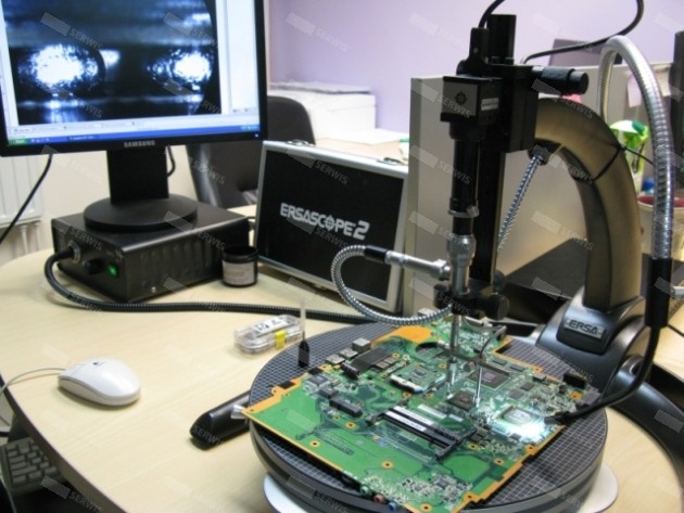 Precyzyjna naprawa płyty głównej za pomocą endoskopu ERSASCOPE 2